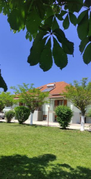 Zisis Garden Studios